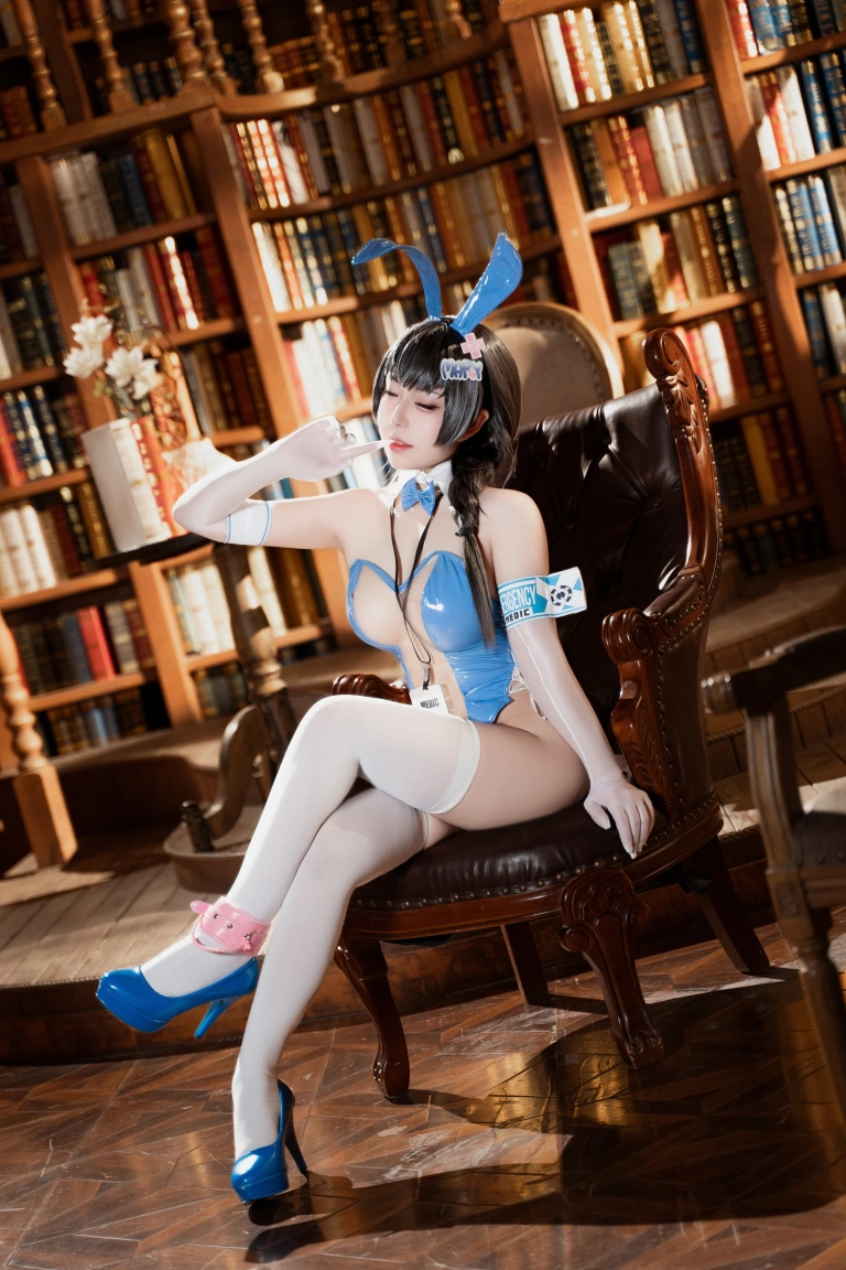 《NIKKE 胜利女神 梅里兔》｜虎森森 · 30张写真