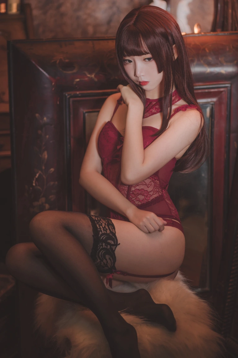 《脑内少女 红色束衣》｜面饼仙儿 · 22张写真