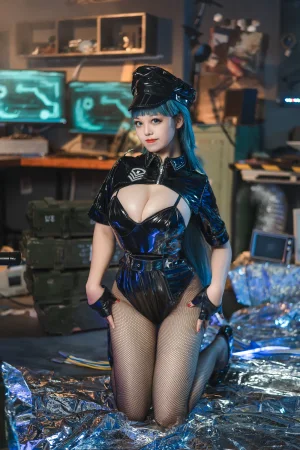 《胶衣女警》｜蜜汁猫裘 · 51张写真
