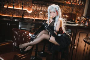 《欧根亲王沉醉于夜》｜瓜希酱 · 20张写真
