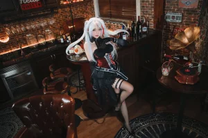 《欧根亲王沉醉于夜》｜瓜希酱 · 20张写真