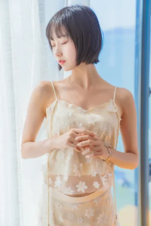 《暖冬的海 米色裙子》｜木棉棉 · 22张写真