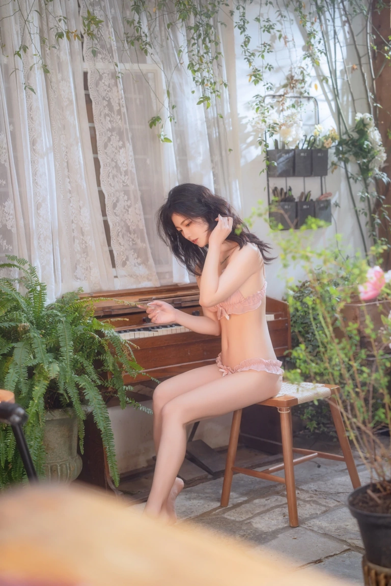 《小院》｜桃良阿宅 · 55张写真