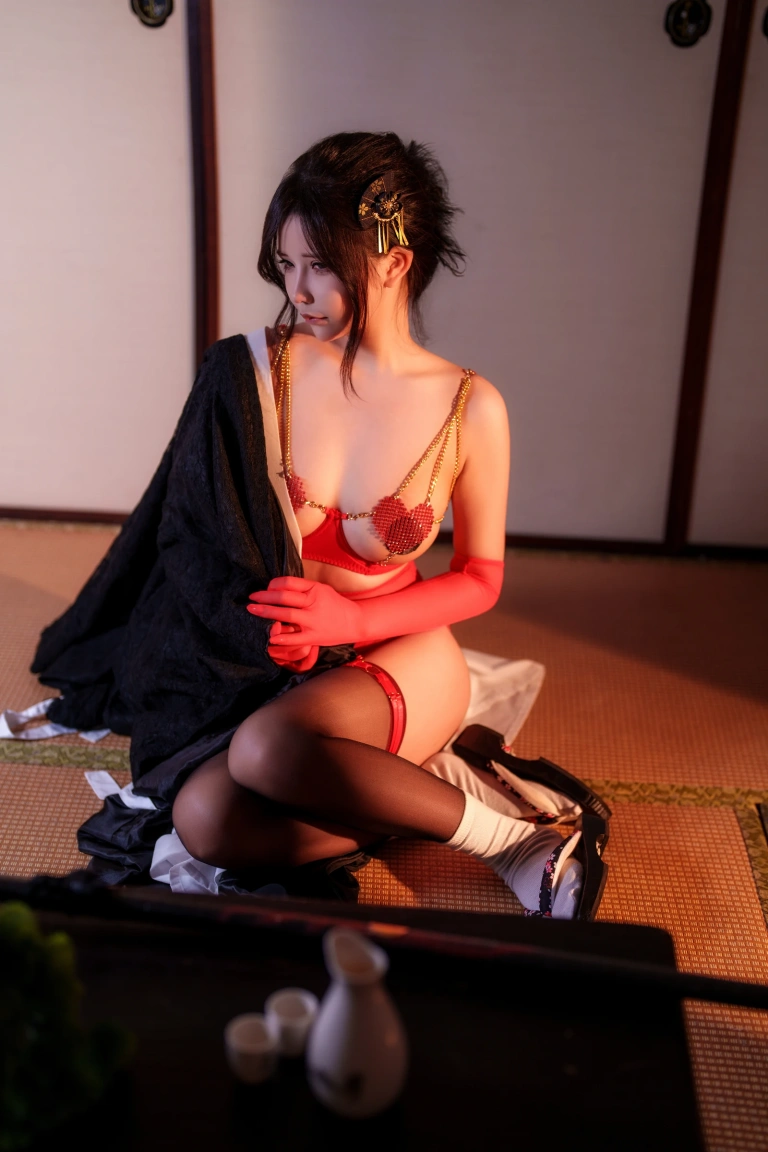 《未亡人太太》｜抱走莫子 · 65张写真、13 个视频