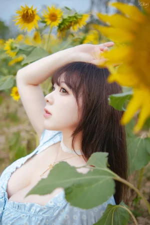 《彼女向日葵》｜皮皮奶 · 35张写真