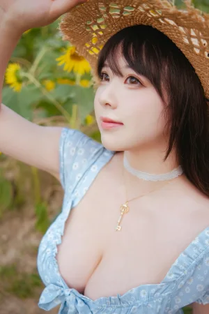 《彼女向日葵》｜皮皮奶 · 35张写真