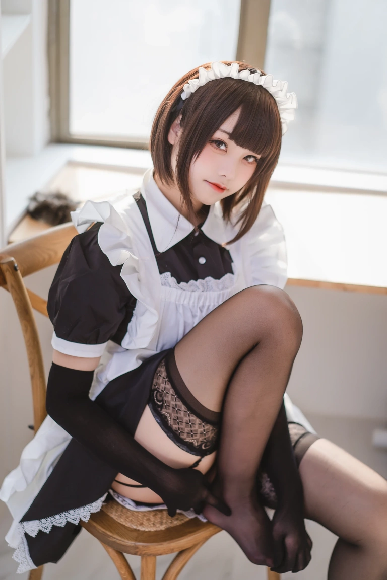 《民宿 女仆》｜蜜汁猫裘 · 50张写真