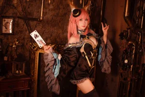 《玉藻前 漆黑魔术服》｜瓜希酱 · 20张写真