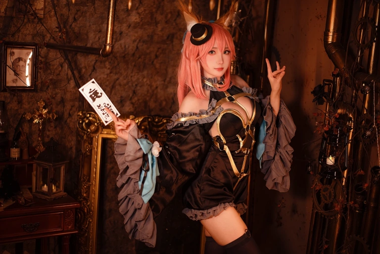 《玉藻前 漆黑魔术服》｜瓜希酱 · 20张写真