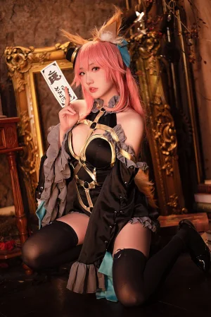 《玉藻前 漆黑魔术服》｜瓜希酱 · 20张写真