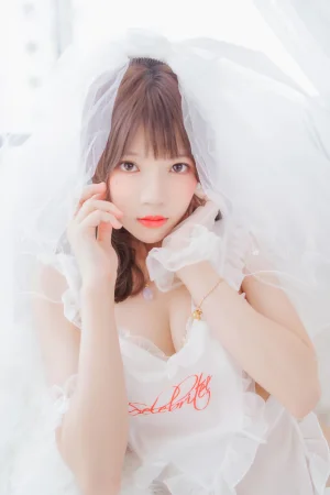 《轻纱 上》｜桜桃喵 · 33张写真