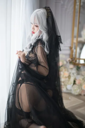 《魔女黑丝》｜白烨 · 73张写真、14 个视频