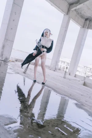 《精灵修女》｜阿半今天很开心 · 28张写真