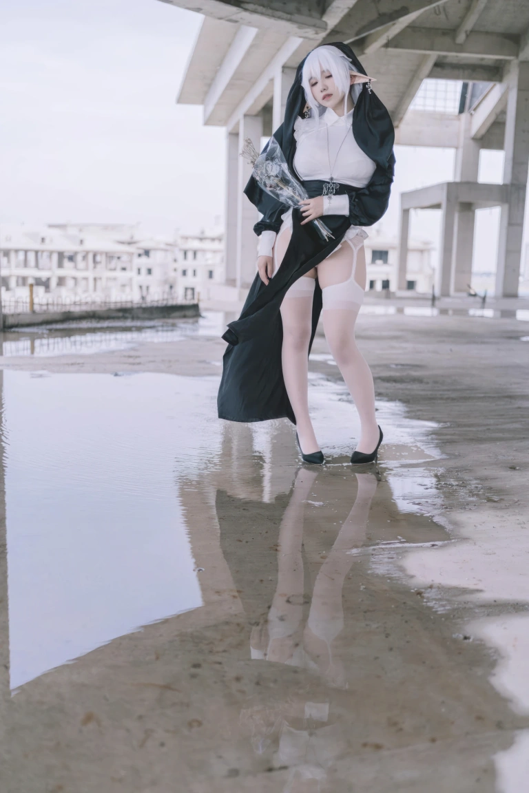《精灵修女》｜阿半今天很开心 · 28张写真