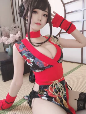 《红武士》｜蜜汁猫裘 · 40张写真