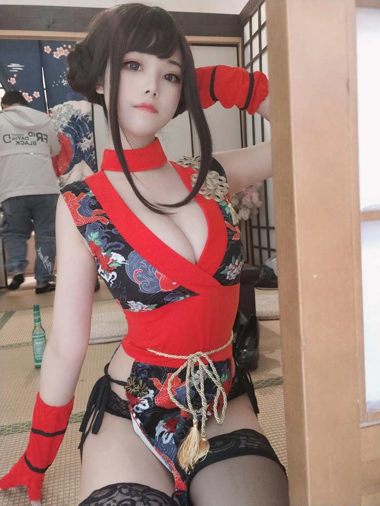 《红武士》｜蜜汁猫裘 · 40张写真