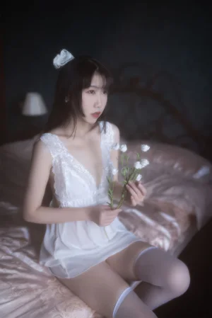 《白月光》｜不呆猫 · 53张写真
