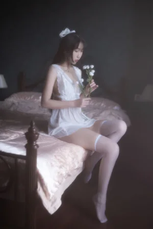 《白月光》｜不呆猫 · 53张写真