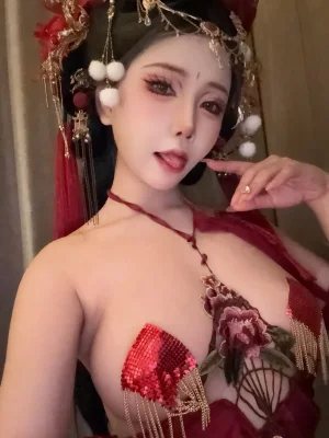 《红色小尾巴》｜抱走莫子 · 120张写真、25 个视频