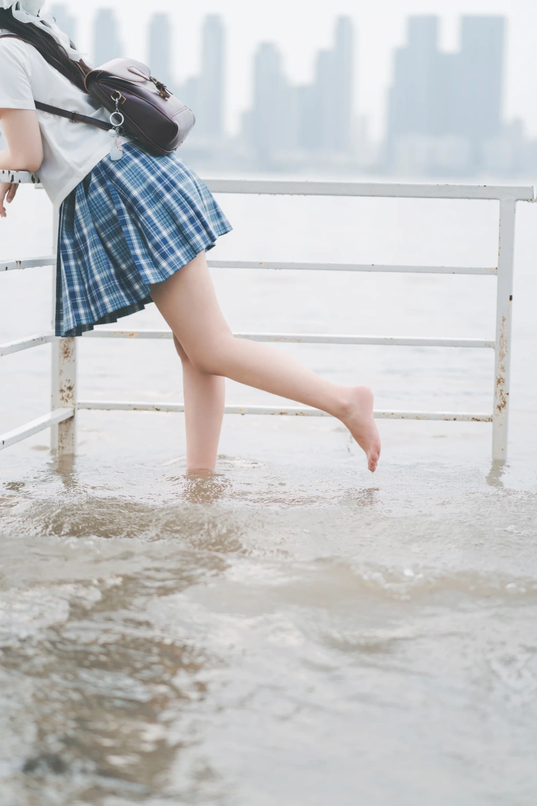 《沙雕JK》｜面饼仙儿 · 22张写真