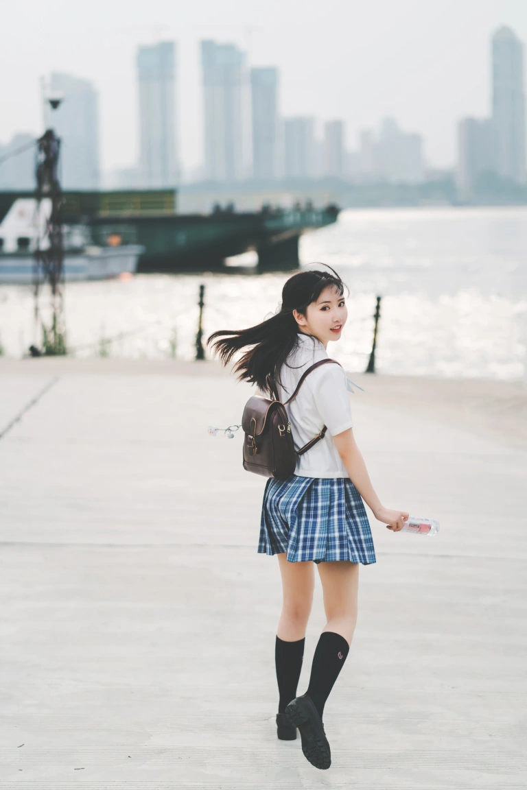 《沙雕JK》｜面饼仙儿 · 22张写真
