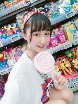 《智能型彼女T恤》｜木棉棉 · 22张写真