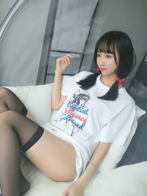《智能型彼女T恤》｜木棉棉 · 22张写真