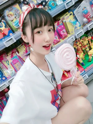 《智能型彼女T恤》｜木棉棉 · 22张写真