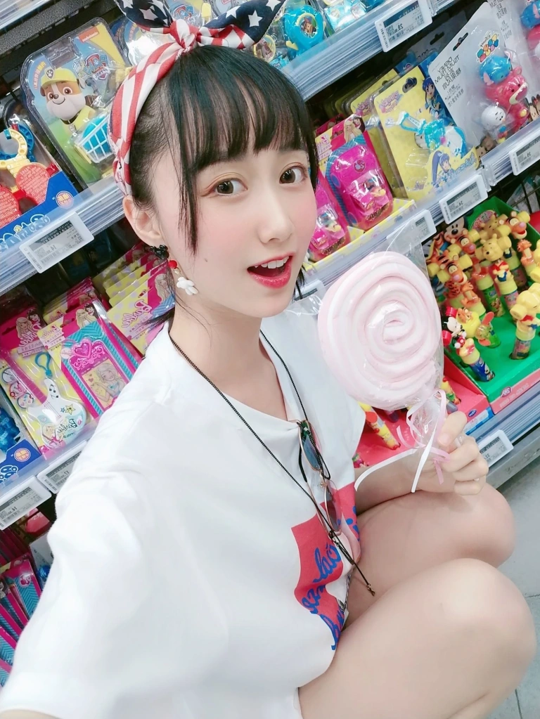 《智能型彼女T恤》｜木棉棉 · 22张写真