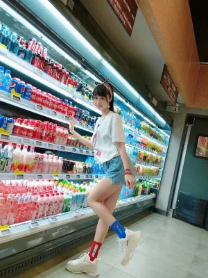 《智能型彼女T恤》｜木棉棉 · 22张写真