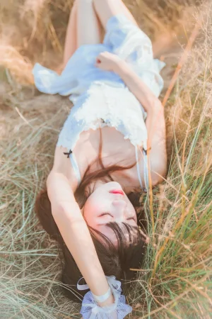《冬眠 白裙下》｜桜桃喵 · 45张写真