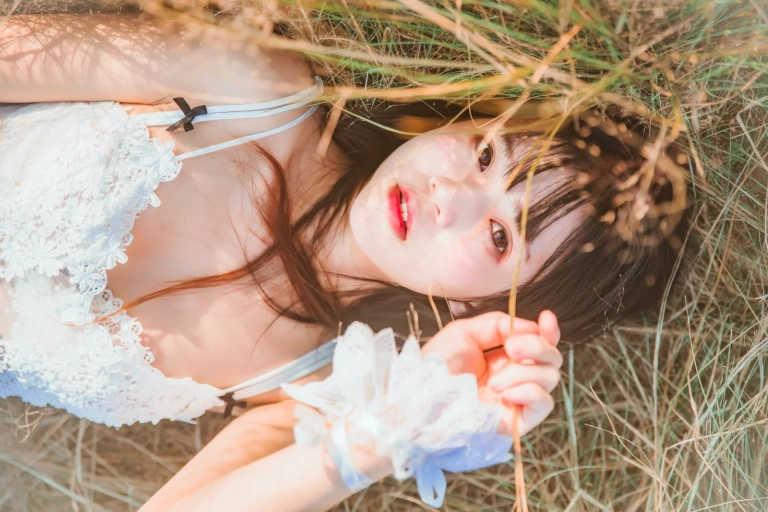 《冬眠 白裙下》｜桜桃喵 · 45张写真