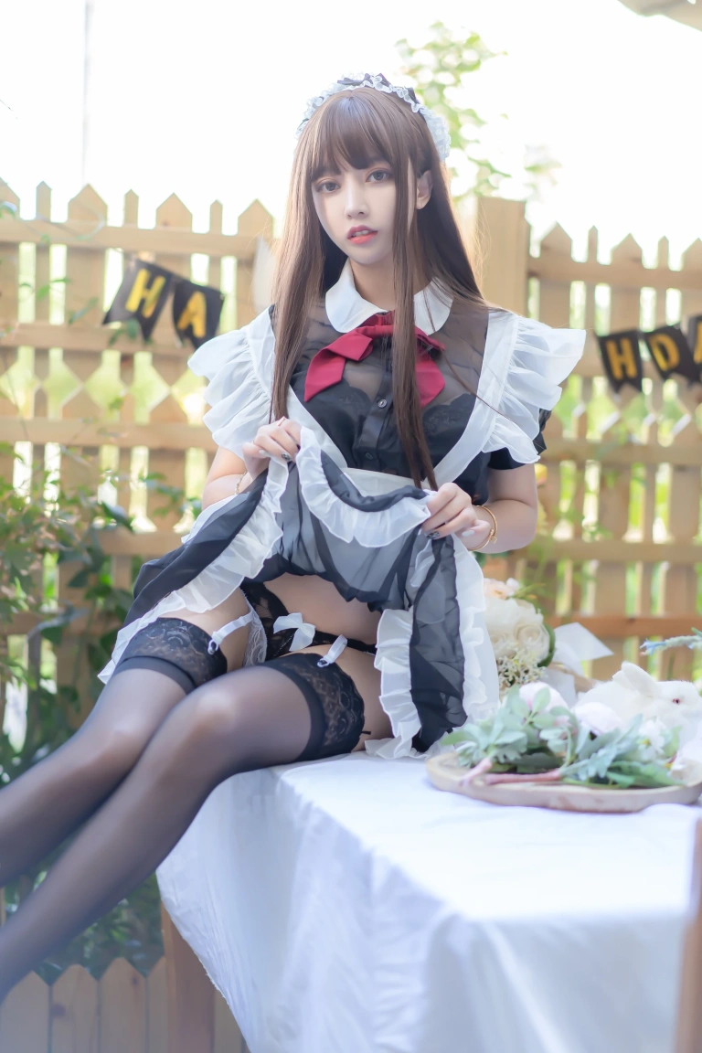 《女仆透》｜过期米线线喵 · 49张写真