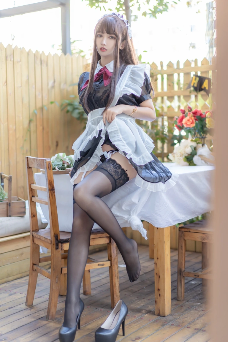 《女仆透》｜过期米线线喵 · 49张写真