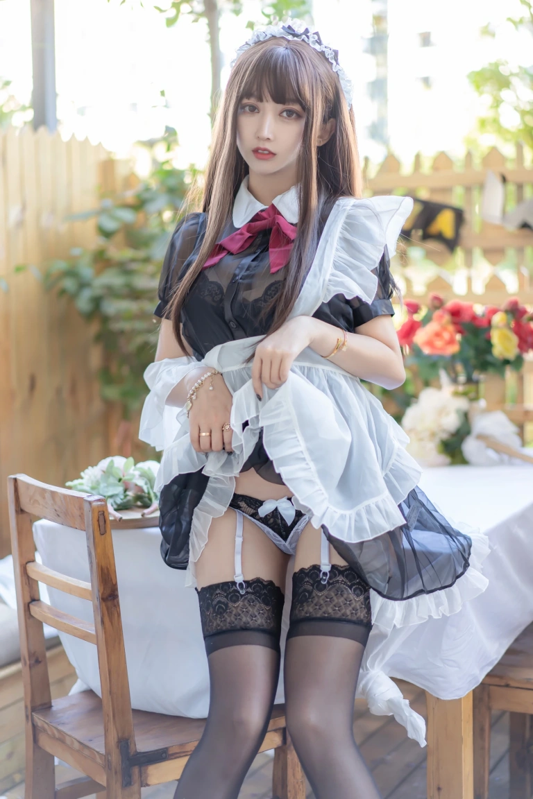 《女仆透》｜过期米线线喵 · 49张写真