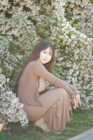 《猥实人妻》｜皮皮奶 · 54张写真