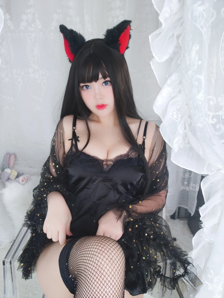 《黑系猫咪少女》｜白烨 · 62张写真、21 个视频