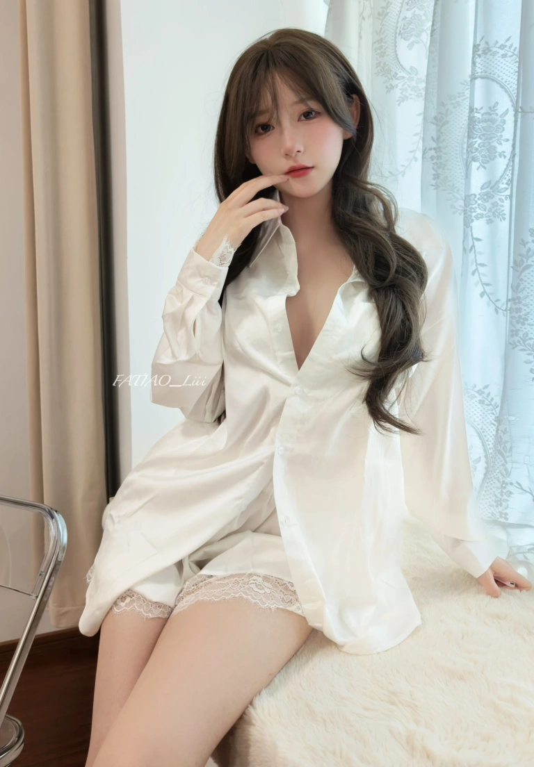 《Fantia 2025年06月会员合集（6期）》｜迷之呆梨 · 111张写真、2 个视频