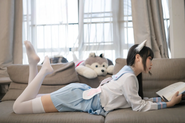 《白色兔子JK》｜不呆猫 · 63张写真