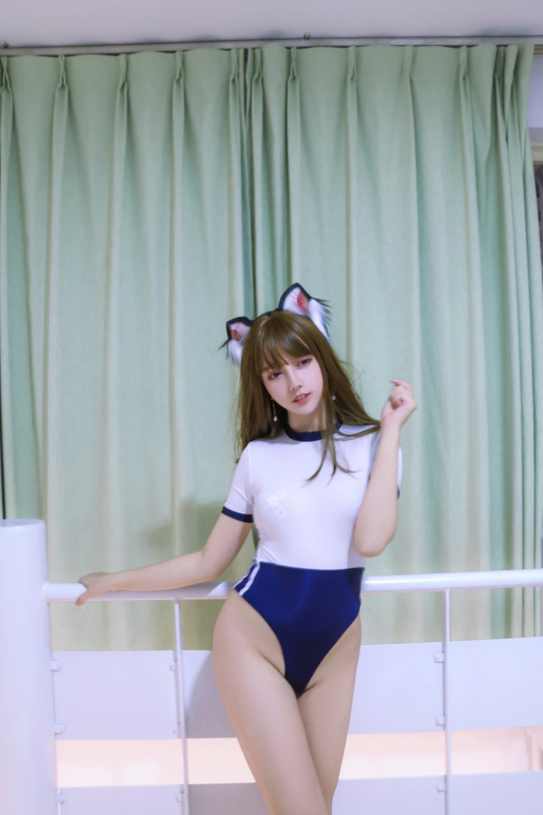 《体操服》｜过期米线线喵 · 16张写真