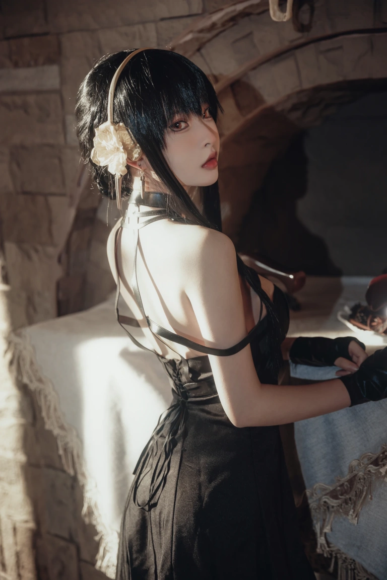 《间谍过家家 约尔战斗服》｜清水由乃 · 30张写真