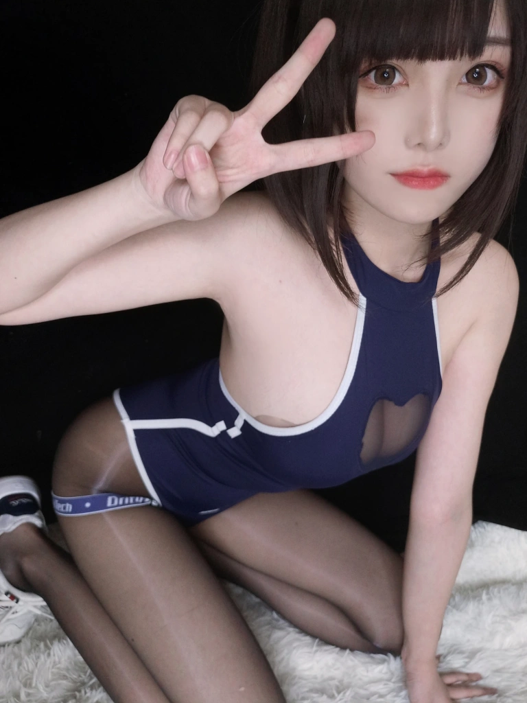 《水着》｜蜜汁猫裘 · 34张写真