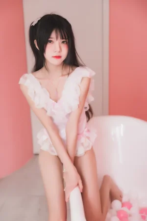 《冬眠 粉色浴缸》｜桜桃喵 · 57张写真