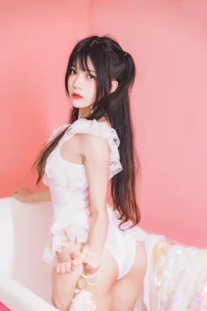 《冬眠 粉色浴缸》｜桜桃喵 · 57张写真