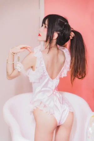 《冬眠 粉色浴缸》｜桜桃喵 · 57张写真