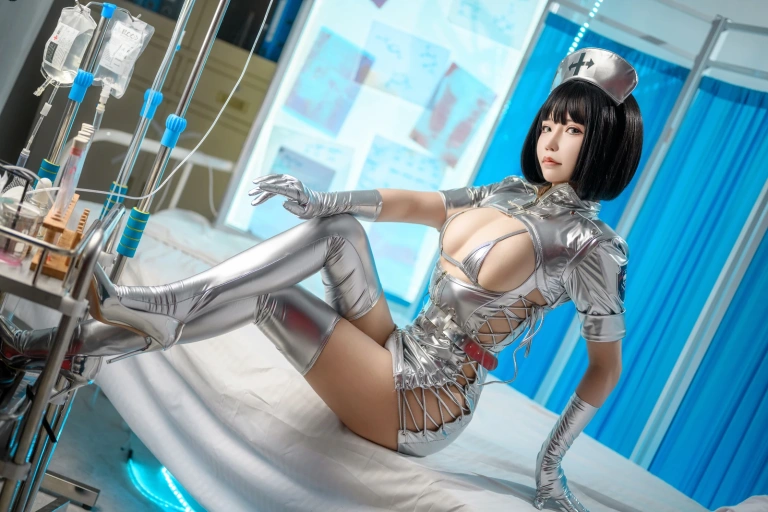 《银护士》｜抱走莫子 · 64张写真、4 个视频