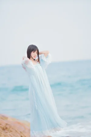 《冬眠 长裙》｜桜桃喵 · 14张写真