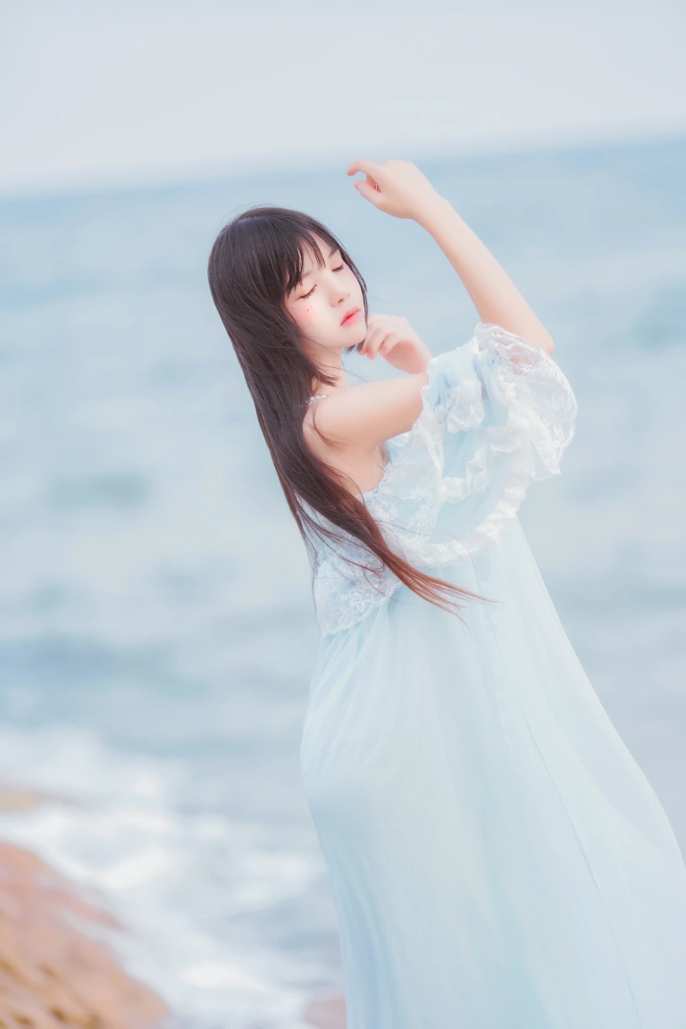 《冬眠 长裙》｜桜桃喵 · 14张写真