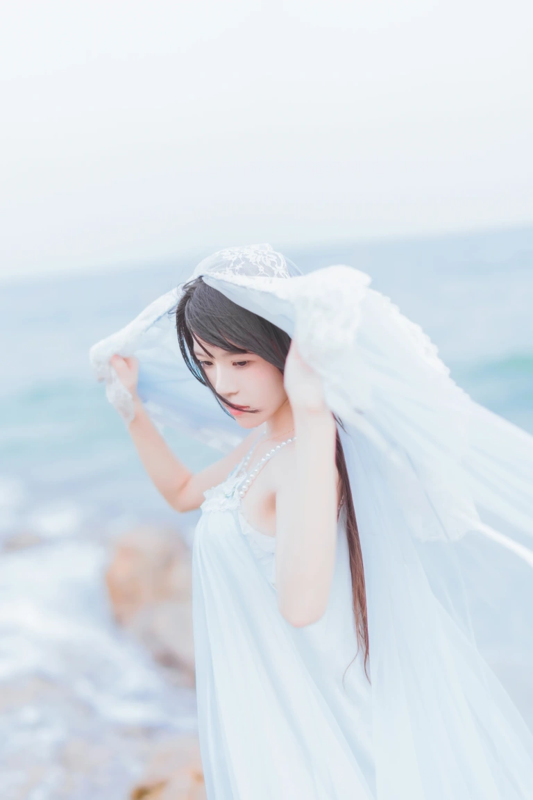 《冬眠 长裙》｜桜桃喵 · 14张写真