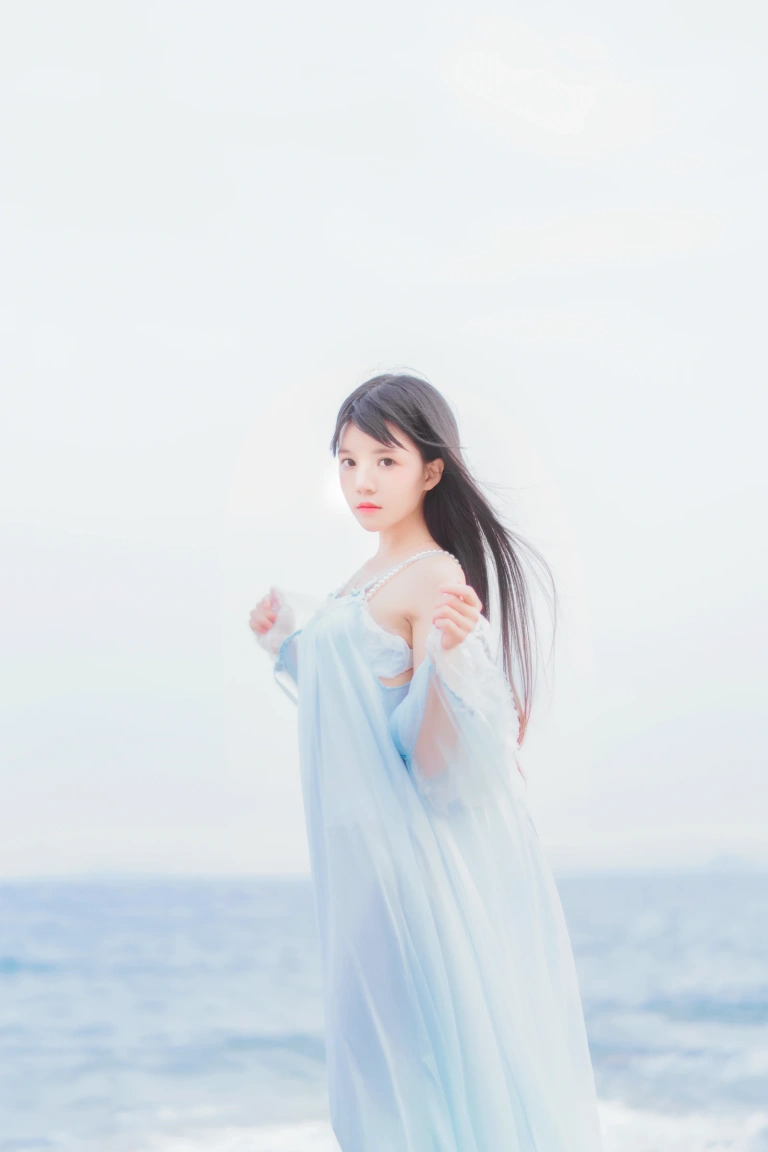 《冬眠 长裙》｜桜桃喵 · 14张写真